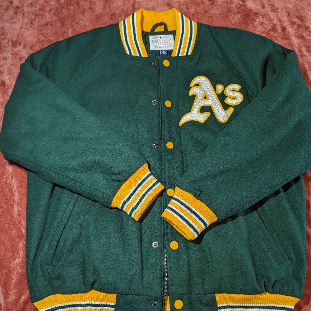 Oakland Athletics Jacket Size L